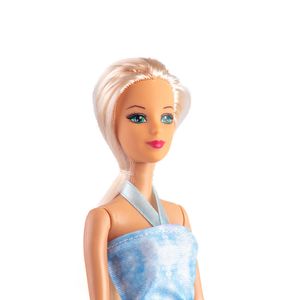 Muñeca Bonnie Pink con Vestido de Copos de Nieve